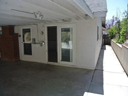3rd image of 27816 Rosamond Dr
