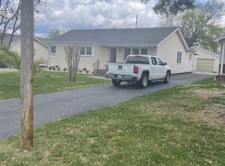 240 Mohawk Dr, Paducah, KY 42001