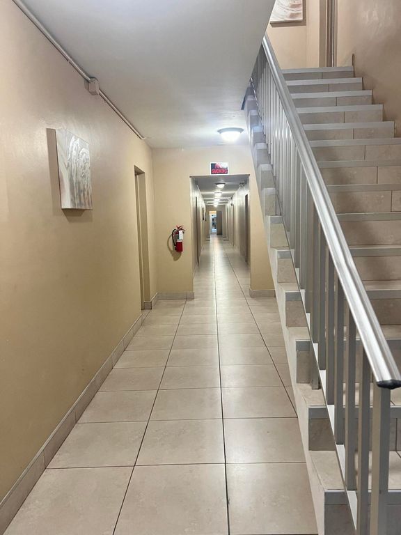 3550 NW 8th Ave APT 404, photo 5