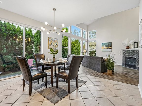 5th image of 2385 NE 13th Way