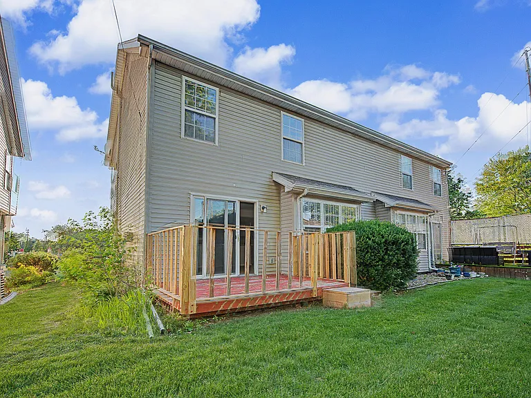 1004 Doral Dr — Photo 18