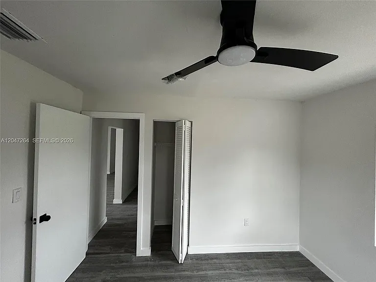 4429 SW 21st St #FRONT — Photo 15