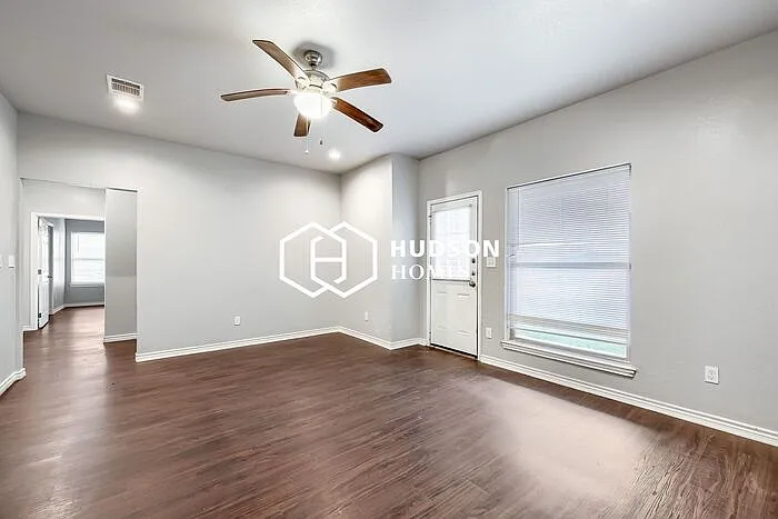 2 bed, 2.0 bath, 1218 sqft, $1,085 — Photo 3