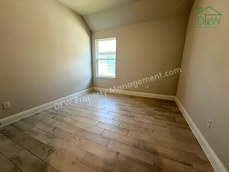 609 Tartane Dr — Photo 12