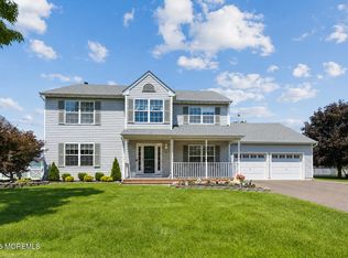 16 Crater Lake Road, Howell, NJ 07731