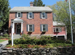 5 Greenbriar Ln, Worcester, MA 01602