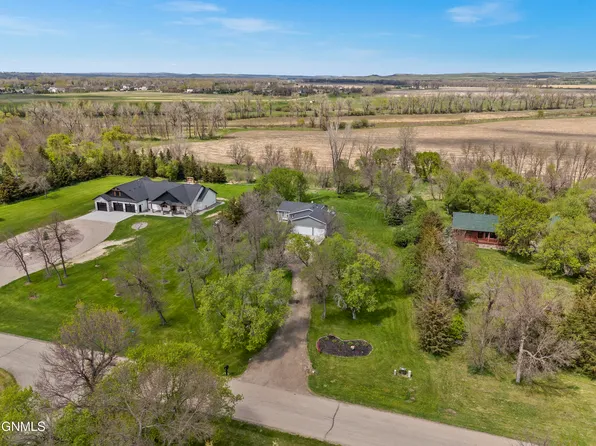 5800 Lariat Loop, Bismarck, ND 58503