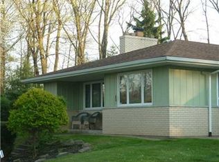 447 Ridge Garden Ln, Natrona Heights, PA 15065