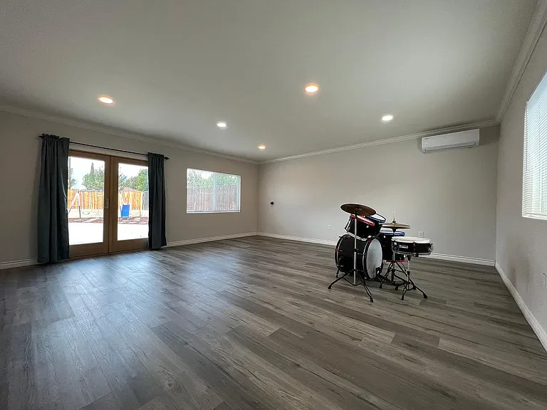 9450 Olema St — Photo 12