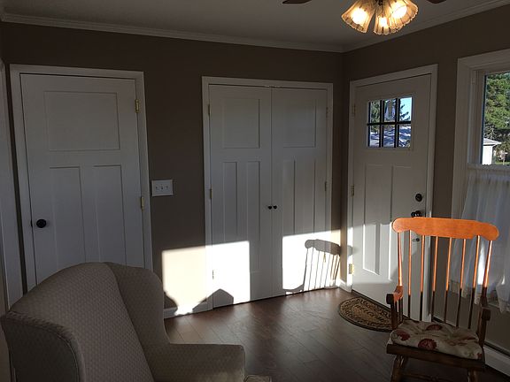 5th image of 23 Saint David Dr