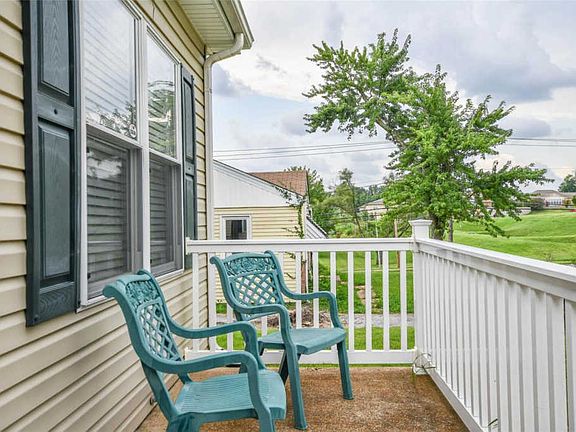 3rd image of 208 La Motte Ln