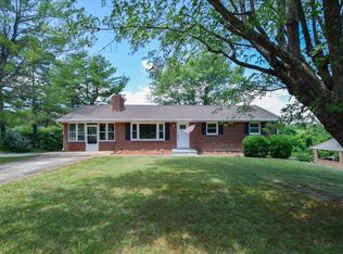 818 Woodhaven Dr, Bedford, VA 24523