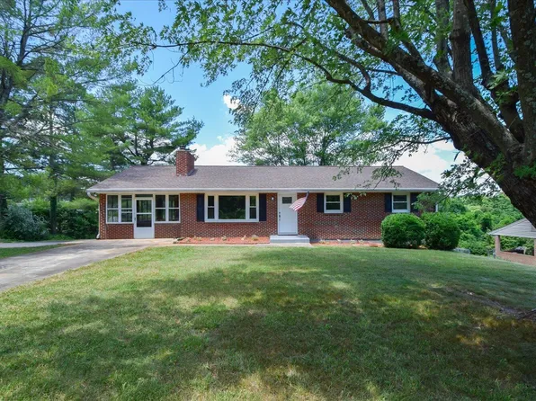818 Woodhaven Dr, Bedford, VA 24523