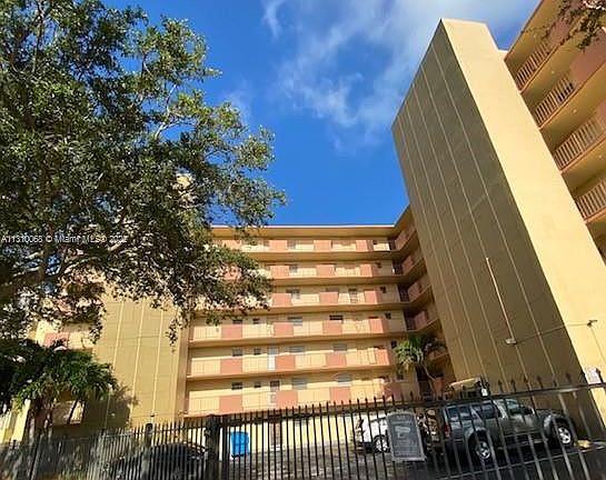 3rd image of 16400 NE 17th Ave APT 502