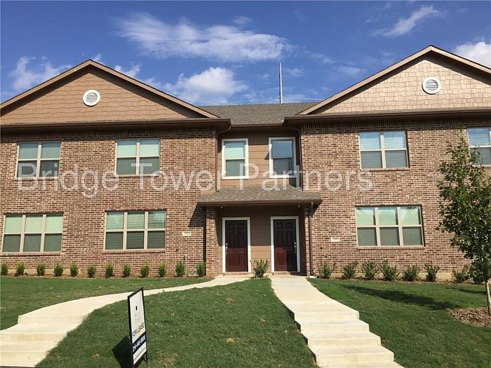 1st image of 1345 Lake Crest Ln