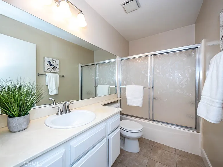 21 Ashbrook #102 — Photo 38