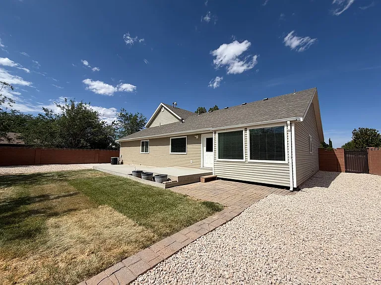 135 N 350 W — Photo 45