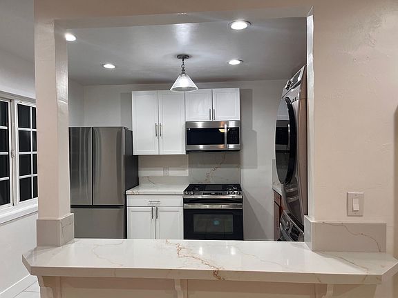 3rd image of 964 Emerald St Unit 966