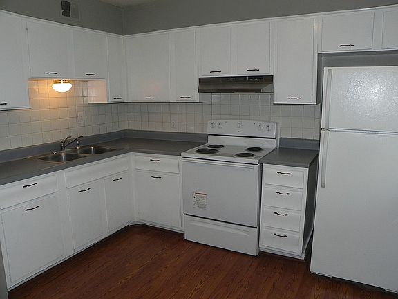 3rd image of 1507 W College St