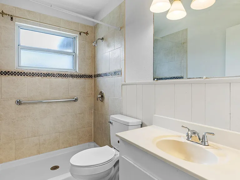 420 Alicia Ave — Photo 16