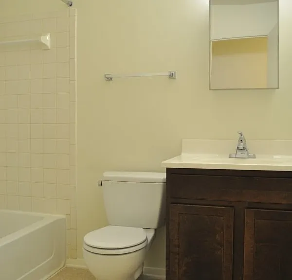213 Laurel Ln #213 — Photo 4
