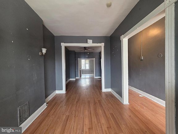 4th image of 1518 E 28th St
