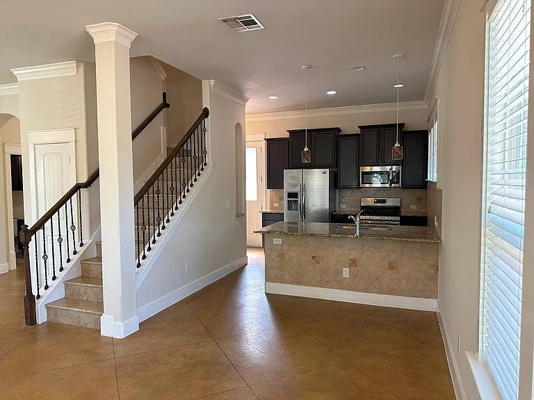 505 W North Loop Blvd #A — Photo 7