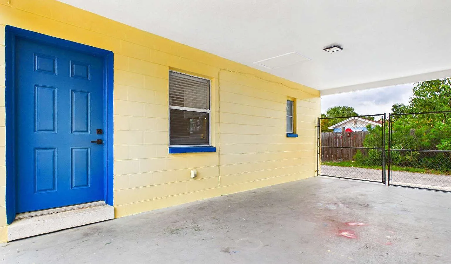 Studio, 1.0 bath, 350 sqft, $1,095 — Photo 2