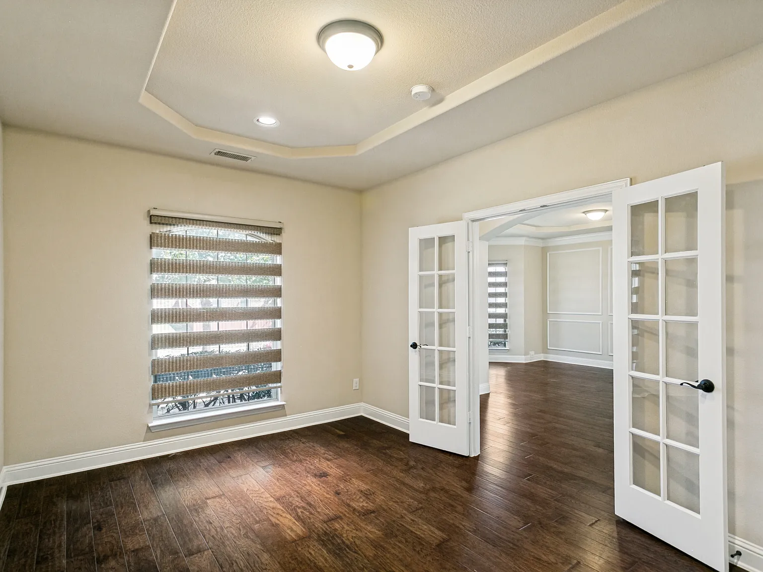 5 bed, 3.5 bath, 3879 sqft, $3,850 — Photo 4