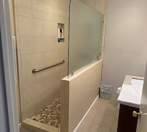 5th image of 1398 Geneva Ave