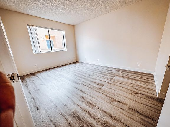 3rd image of 2715 Abbot Kinney Blvd #26