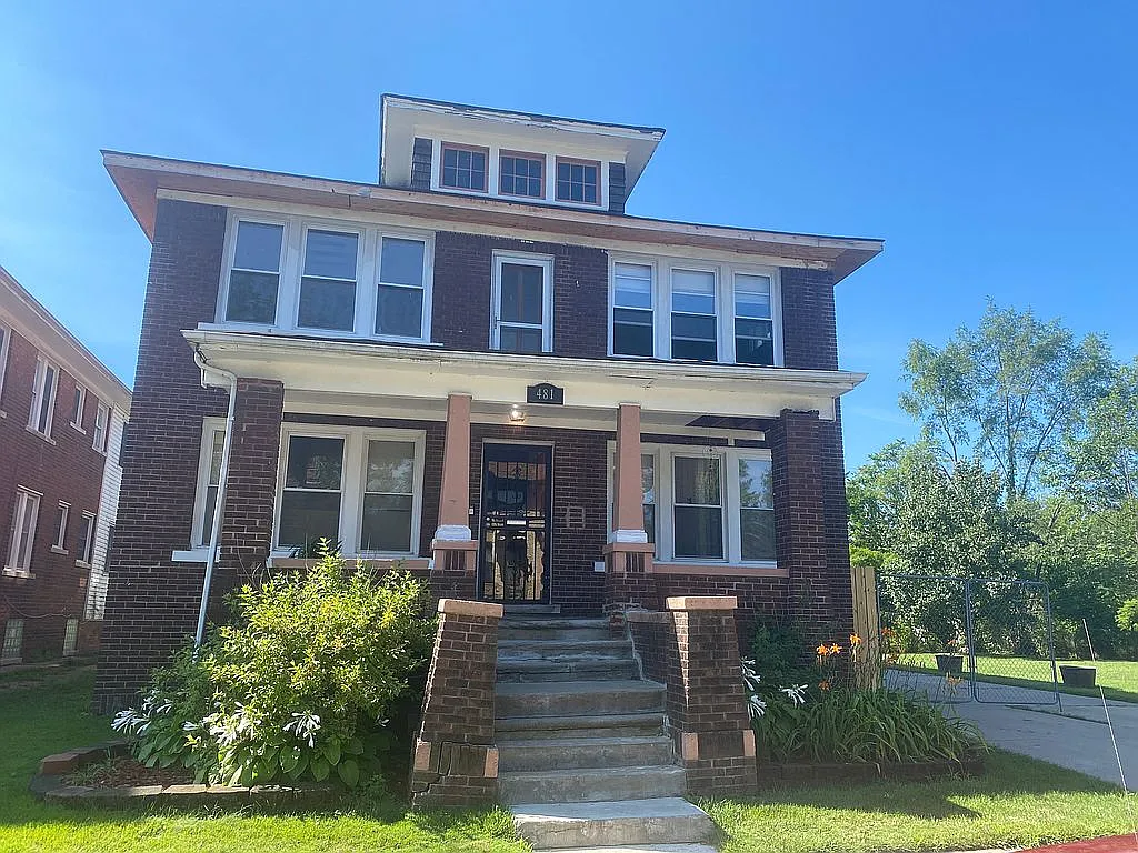 481 W Margaret St photo 1