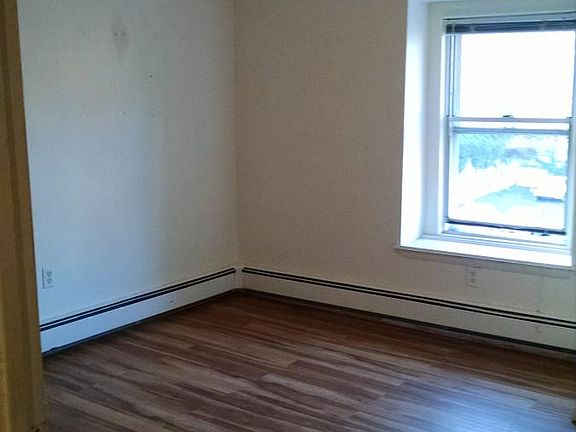 Bedroom 2 or office