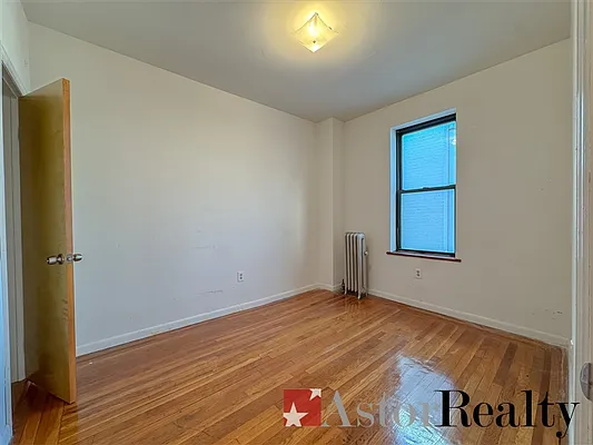 Rented by Astor Realty | media 21
