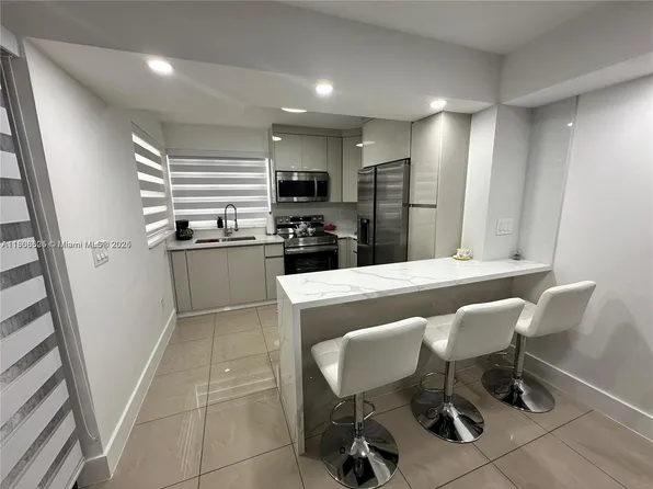 1140 Independence Trl APT J, Homestead, FL 33034