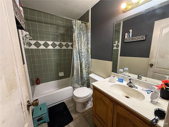 5th image of 3651 NW 6th St