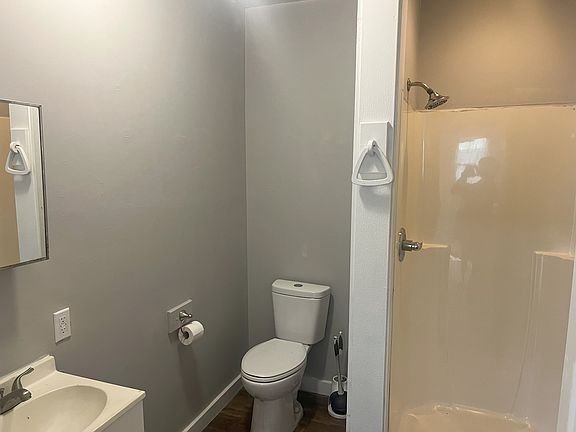 2nd image of 50 E Regent St