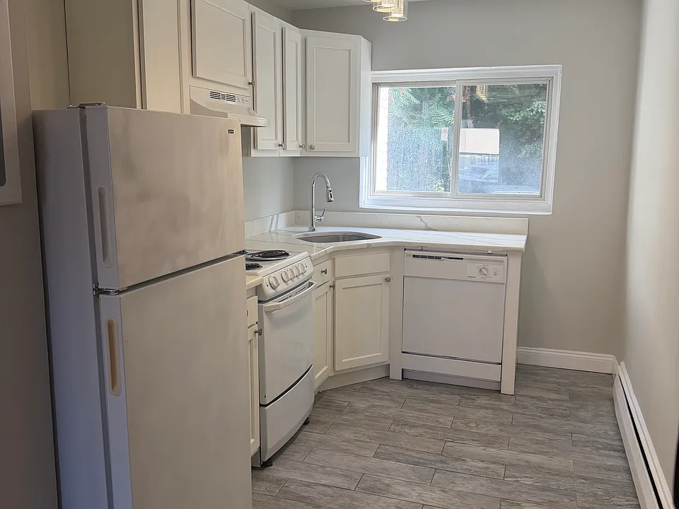65 Chiswick Rd #3