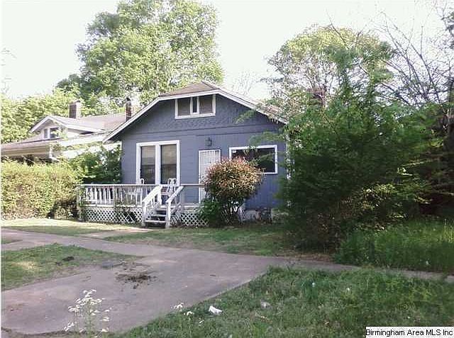 2nd image of 215 6th Ave N