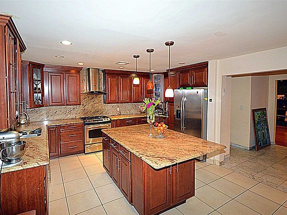 5th image of 30 Brokaw Ln