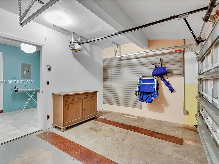 222 SE 11th Ct — Photo 16