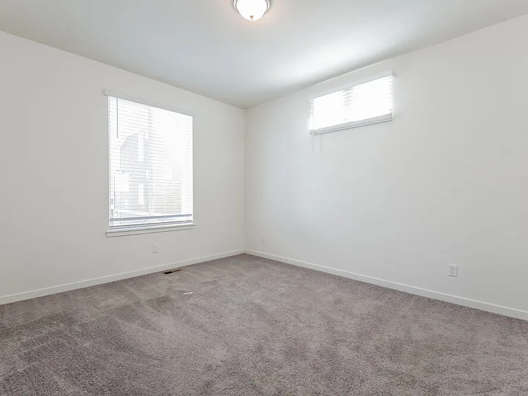 18557 E 47th Pl — Photo 15