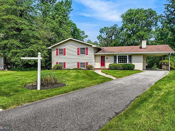4th image of 304 Pine Cir