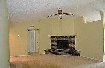 4th image of 2730 Versailles Ct