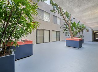 Regency Palm Court, Los Angeles, CA 90019