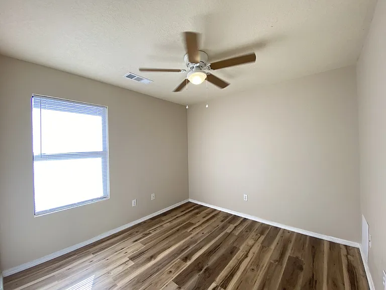 2 bed, 1.0 bath, 900 sqft, $1,195 — Photo 15