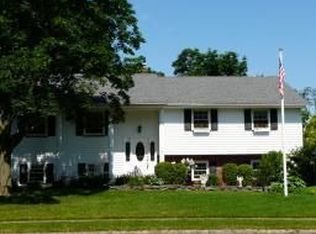 11 Lori Dr, Somerville, NJ 08876