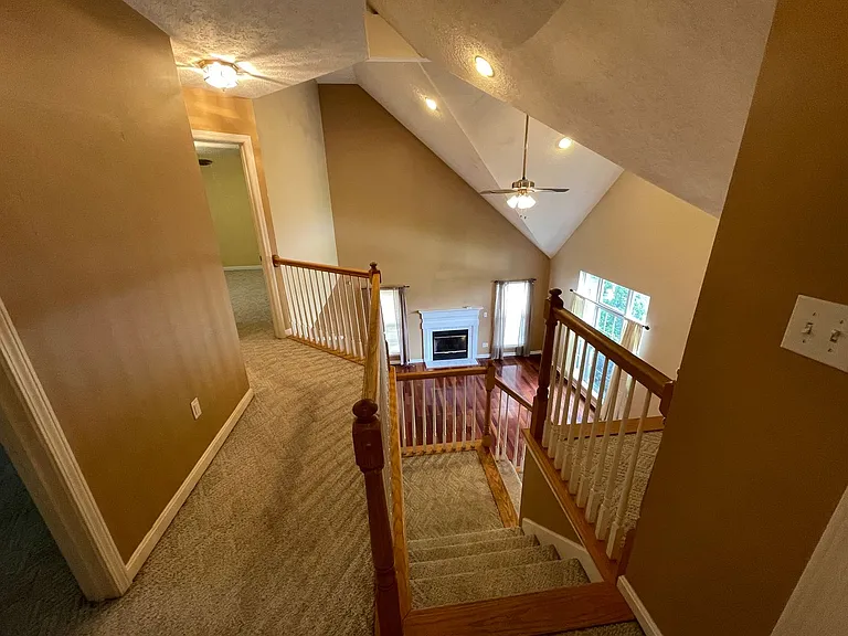 3914 Stone Hollow Dr — Photo 24