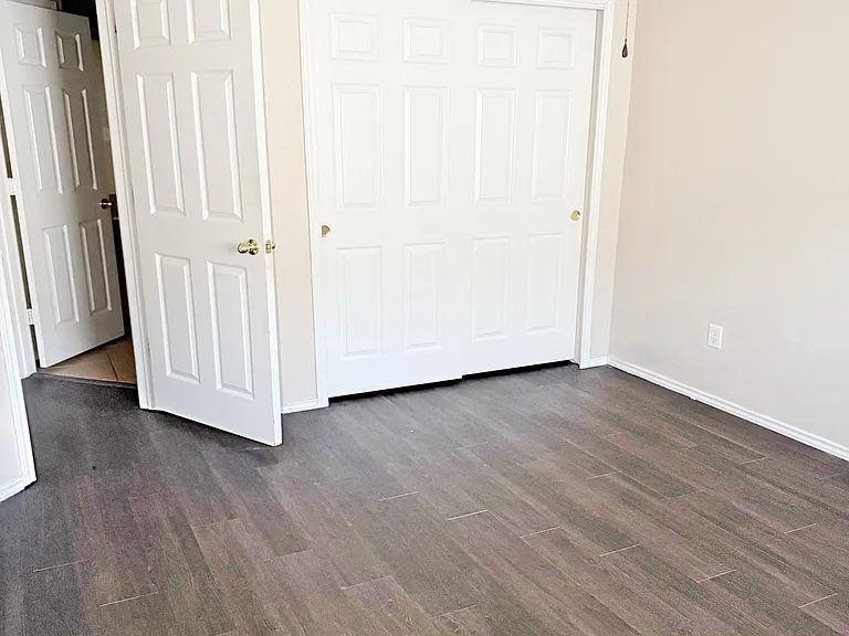 2nd bedroom with large closet.