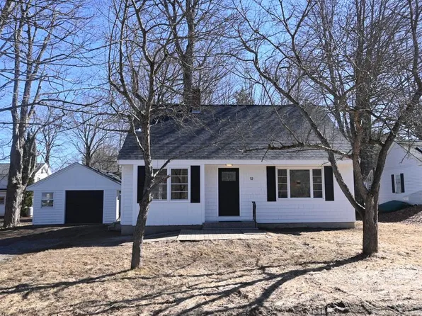 12 Whitney Street, Farmingdale, ME 04344